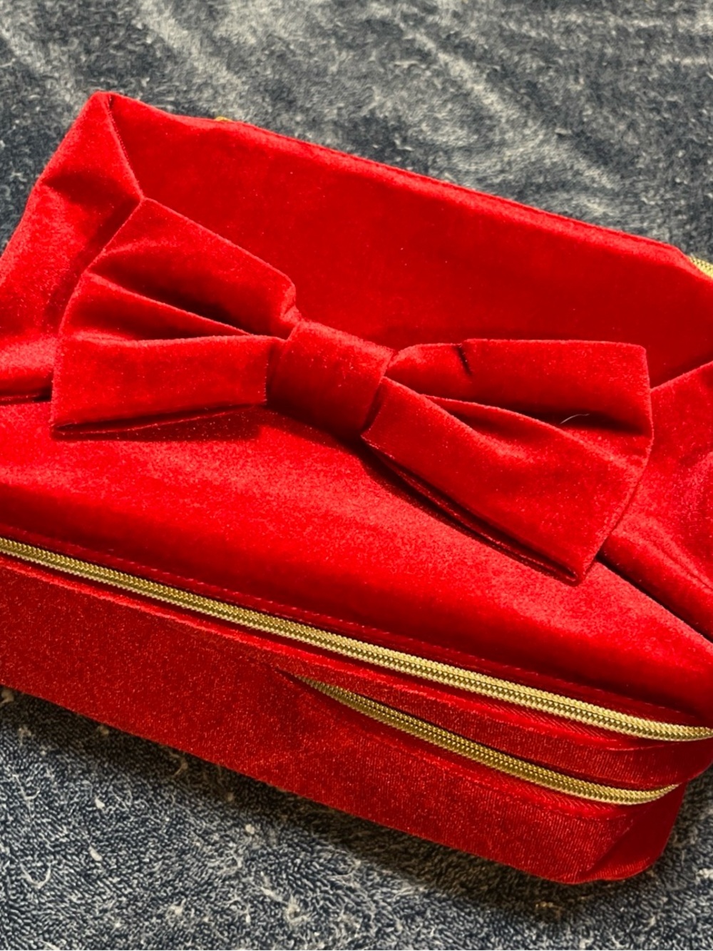 Estee Lauder Red Velvet Bow Travel Pouch